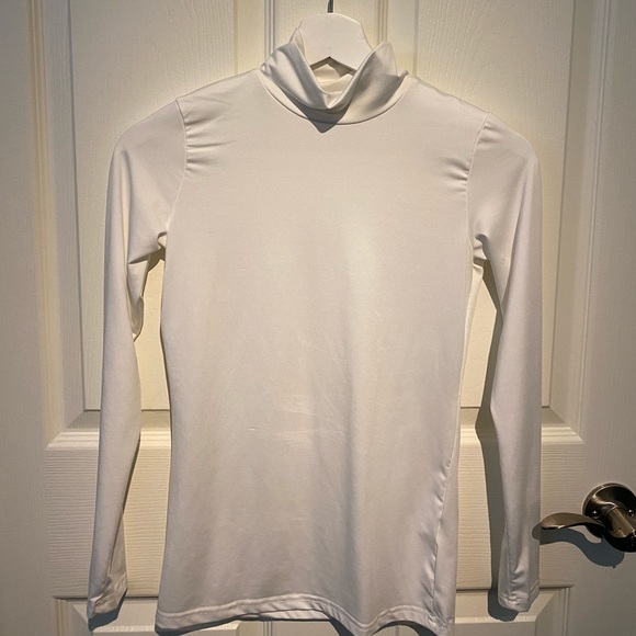White long sleeve turtleneck - Picture 1 of 3